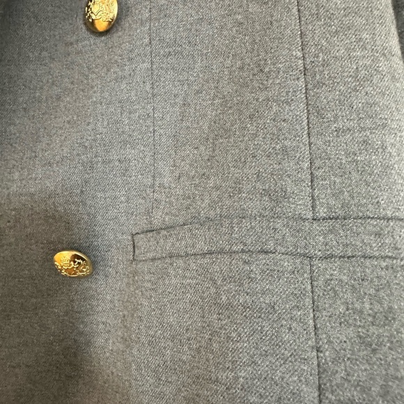 Like new Banana Republic suits. The blazer,size 2 , slacks size 4. - Picture 5 of 7